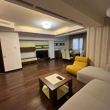 Large 2 Bedroom Apartment Soseaua Nordului 布加勒斯特 外观 照片