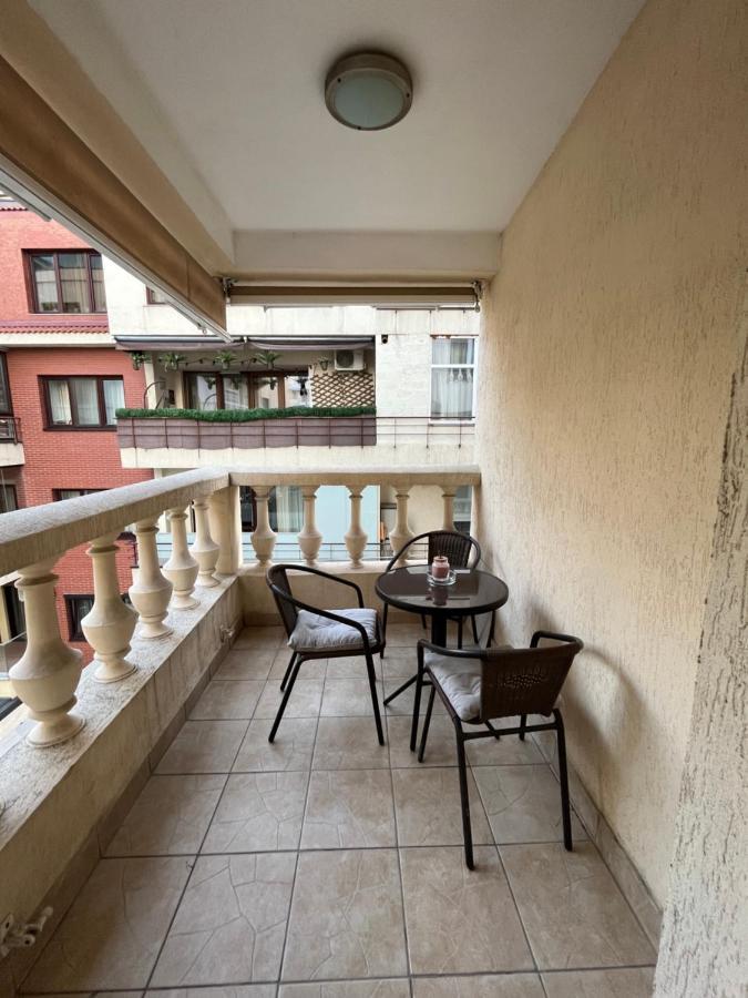 Large 2 Bedroom Apartment Soseaua Nordului 布加勒斯特 外观 照片